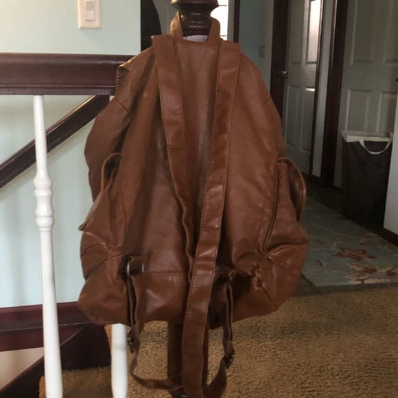 Backpack - Picture 4 of 6